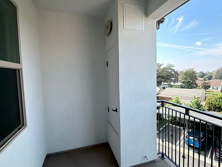 Cierra Apartments — Photo 14