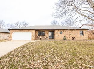 617 Leighigh Dr, Swansea, IL