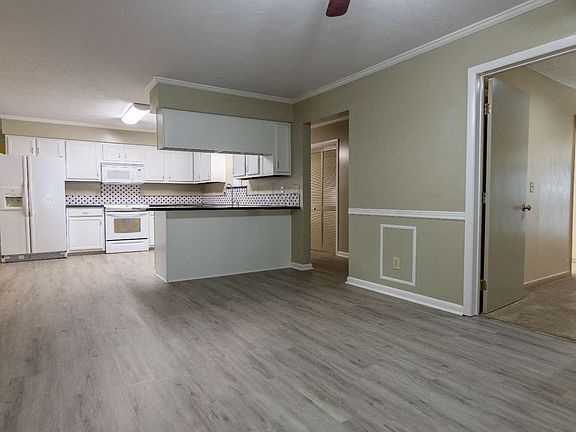 5th image of 121 SE Mojave Way