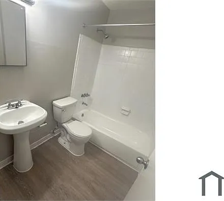 2 bed, 1000 sqft, $1,195 — Photo 2