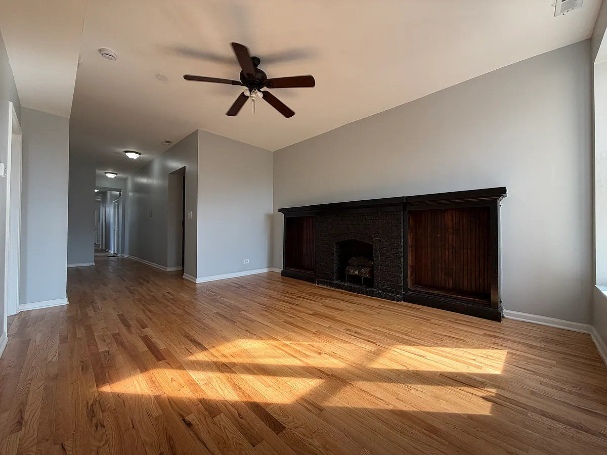 Building Photo - 5715 S Indiana Ave #3N
