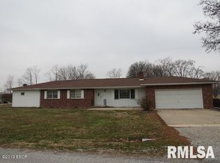 1477 Old Towne Estates Rd, Du Quoin, IL 62832