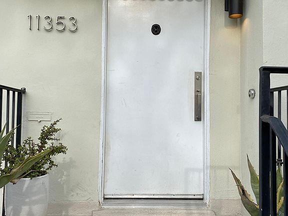 3rd image of 11353 Montana Ave