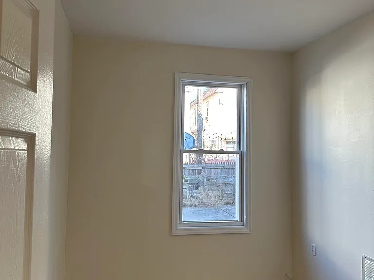 125 W 28th St #1 — Photo 8