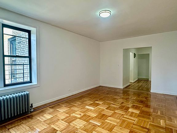 3rd image of 225 E Mosholu Pkwy N APT 1E