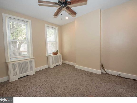 4th image of 2333 E Hazzard St