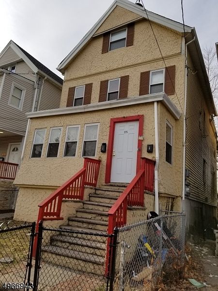 1st image of 175 Oakwood Pl