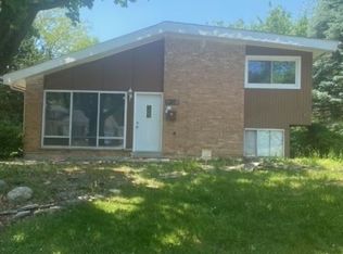 122 Willow St, Park Forest, IL