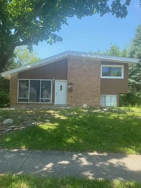 122 Willow St photo 1