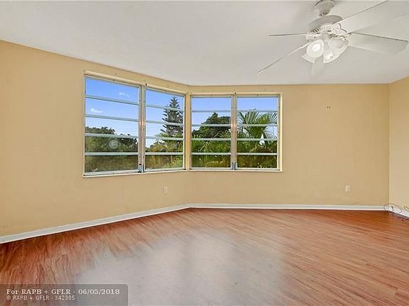 3rd image of 1601 NE 191st St #B317