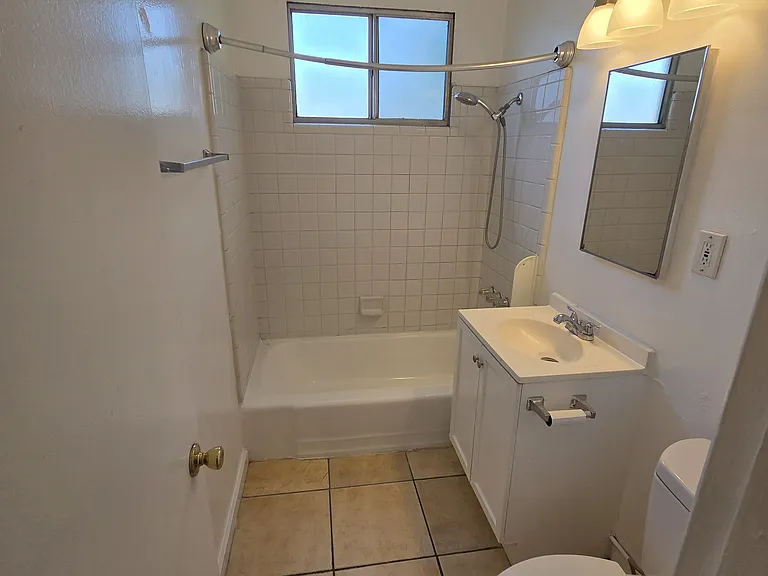 437 Walnut Ave #5 — Photo 7