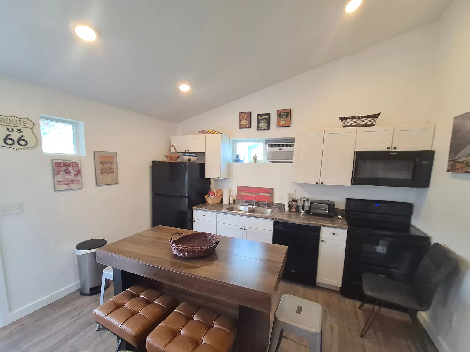 2 bed, 680 sqft, $2,100 — Photo 4