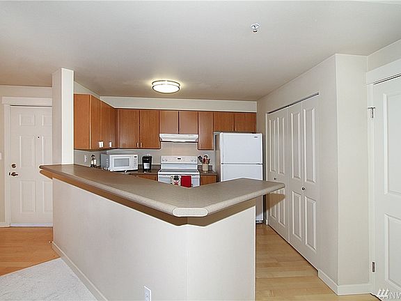 5th image of 7711 NE 175th St Unit B305