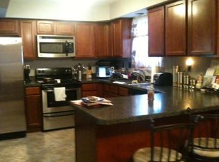 106 Mayfair Ln, Mount Laurel, NJ 08054