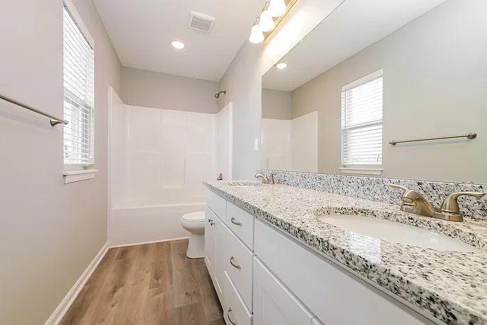1003 NW Hilltop Ln — Photo 8