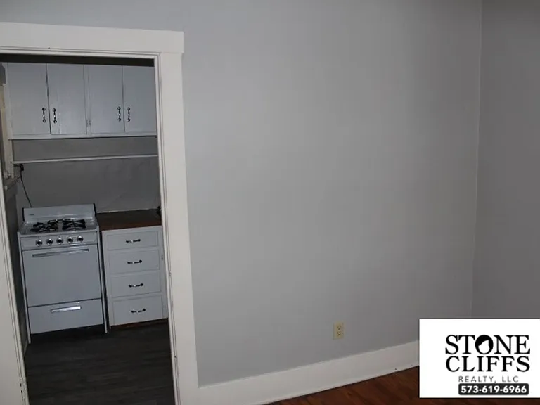 1607 W Main St — Photo 11