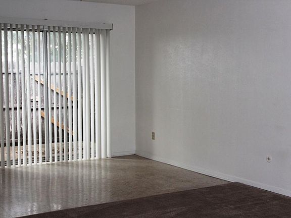 5th image of 336 W Mustang St