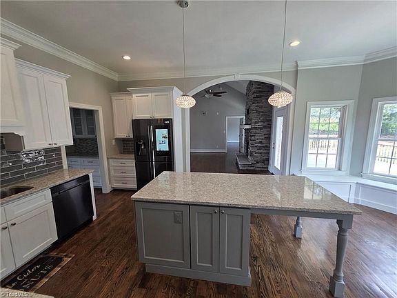 4th image of 121 Ebert Farm Rd