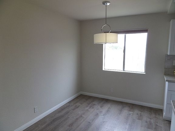 4th image of 5252 Landis St #4
