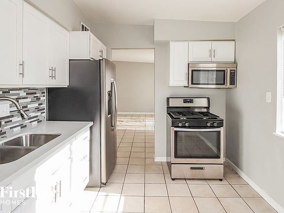 4th image of 1215 Maui St