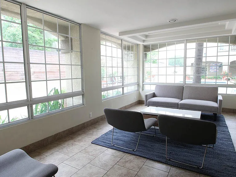 Canoga Luxury Apartments — Photo 9