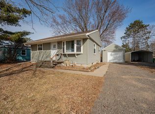 910 Clover Ln, Grand Rapids, MN 55744