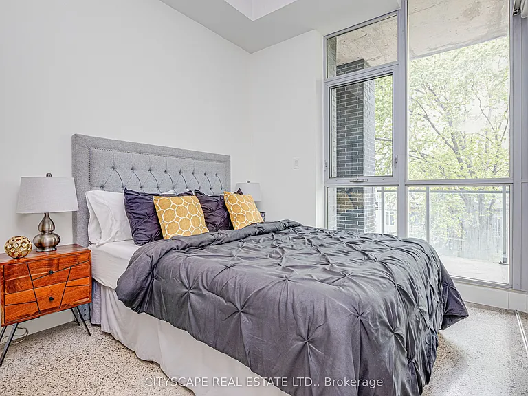 510 King St E #313 — Photo 27