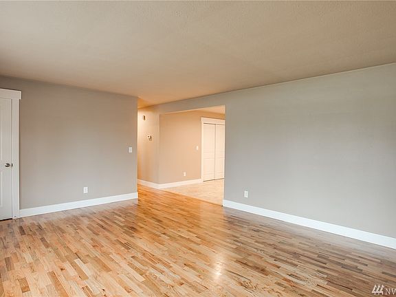 5th image of 1231 Lois Pl