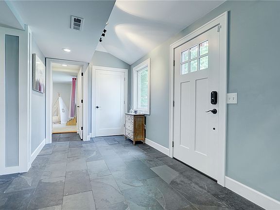 5th image of 1193 Marsh Rd