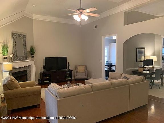 5th image of 2661 Mariah Ln