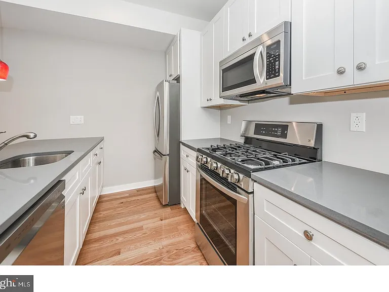 1735 Brandywine St #2 — Photo 8