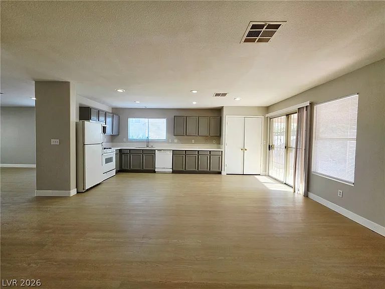 5929 Forest Creek Rd — Photo 5