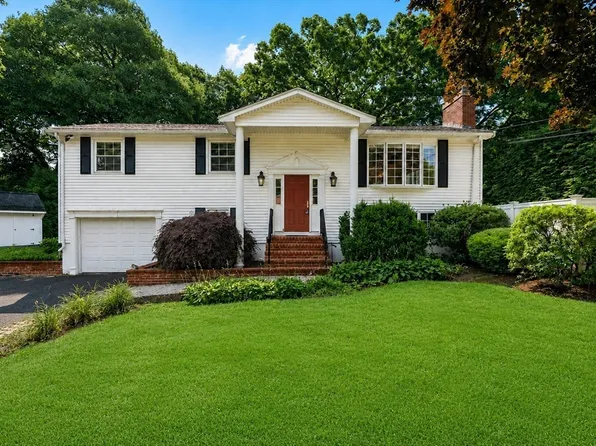 114 Albemarle Rd, Norwood, MA 02062