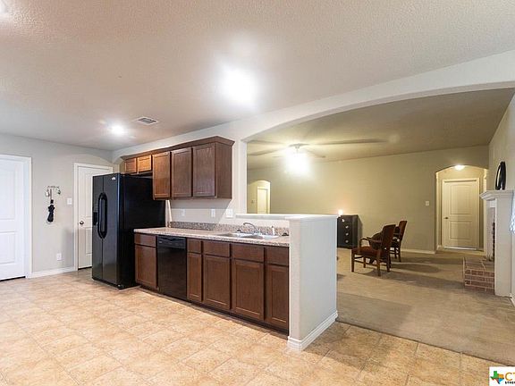5th image of 2509 Montague County Dr