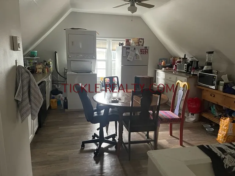 20 Tracy St — Photo 12