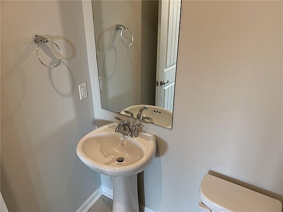 4th image of 8127 Kinslee Ln