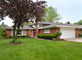 702 S Owen St, Mount Prospect, IL