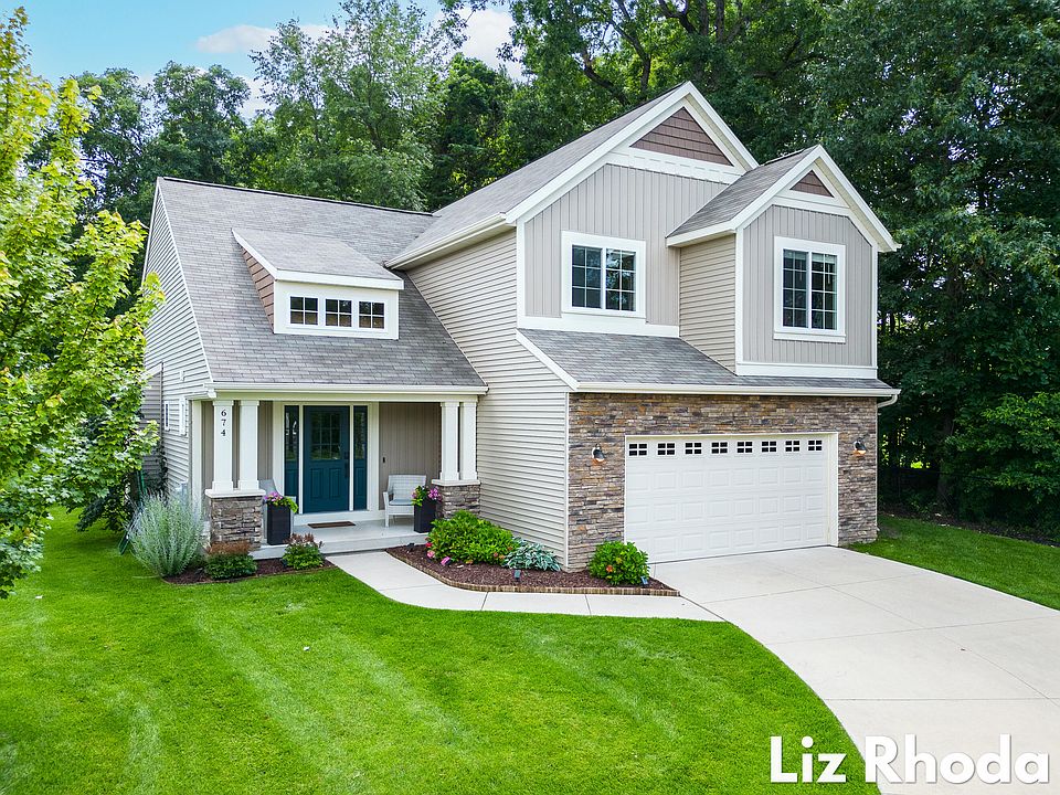 1st image of 674 Orchard Dr NE