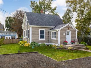 25 York Ln, Charlottetown, PE C1A2A4