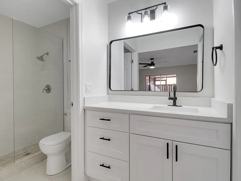 6350 Royal Woods Dr — Photo 8