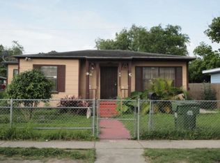 88 Central Park Dr, Brownsville, TX 78520