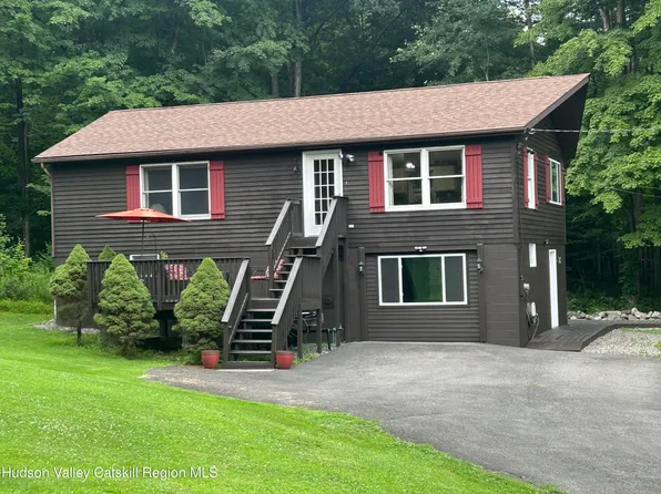 992 Old Post Road, New Paltz, NY 12561