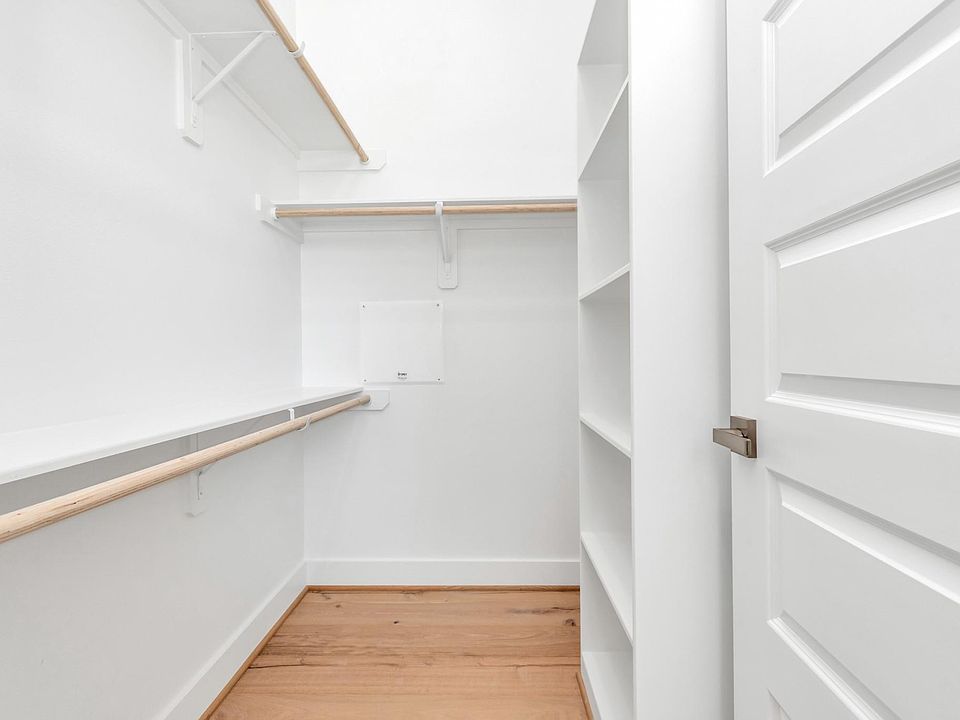 1st image of 306 Queen Sude Ln
