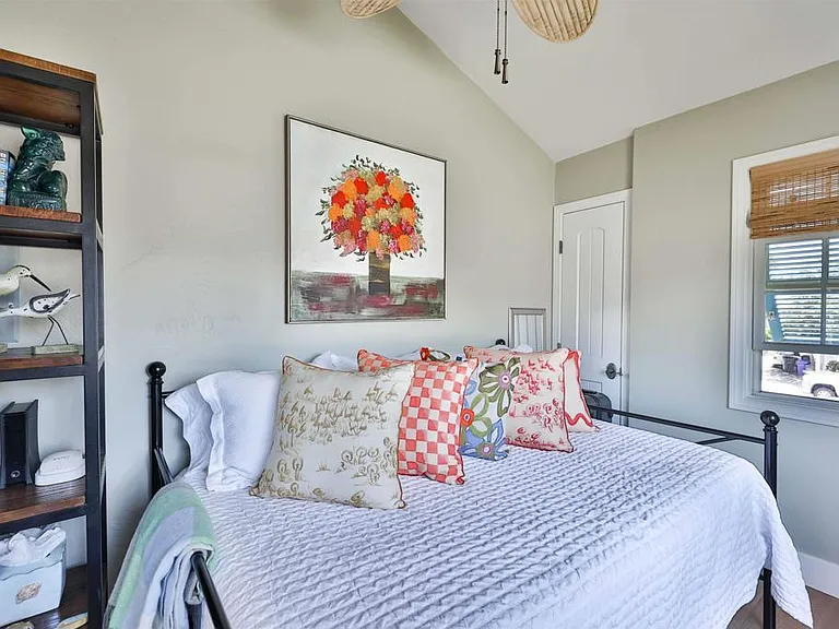 810 D Ave — Photo 18