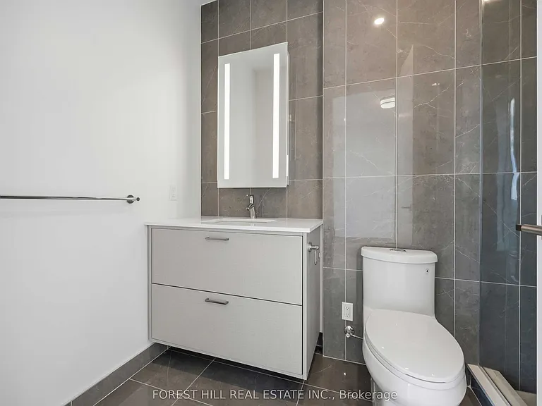 10 Inn On The Park Dr #Penthouse 3 — Photo 17