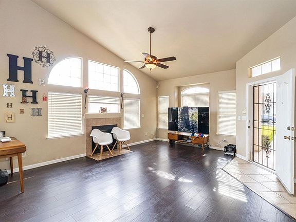 3rd image of 2896 E Shea Dr