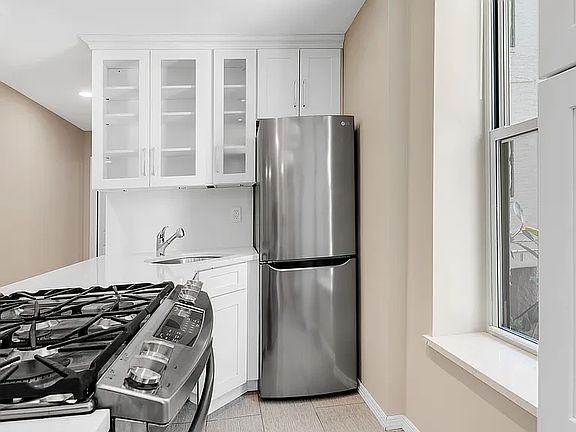 4th image of 14-23 31st Ave #1F