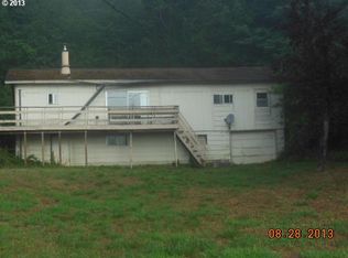 93108 Private Ln, Coos Bay, OR 97420