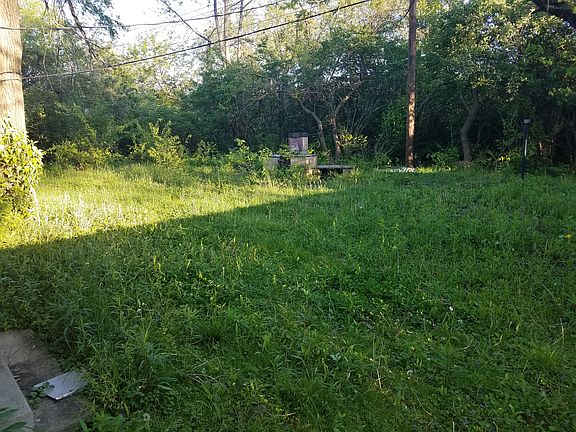 3rd image of 6047 E 39th St