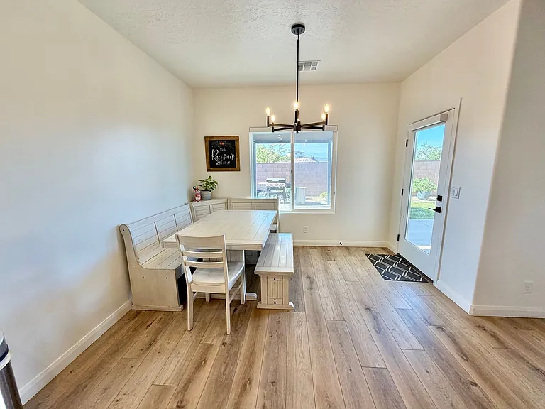 1436 E White Hollow Ln — Photo 10